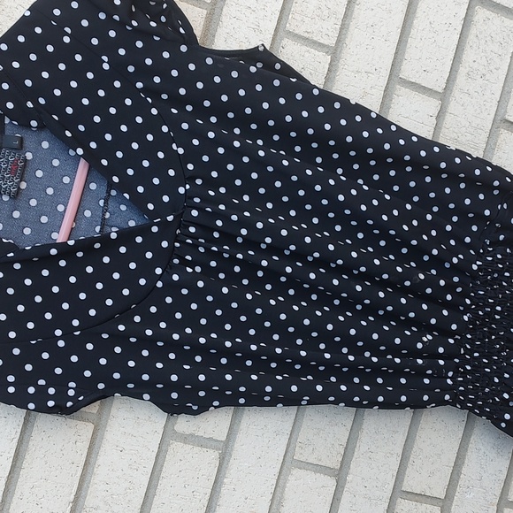 Black/White Polkadot Top - Picture 4 of 10